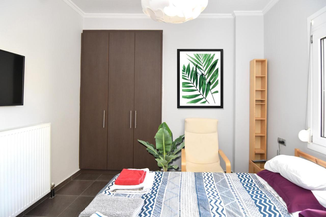 Modern Apartment In The Heart Of The City Larissa Exterior photo